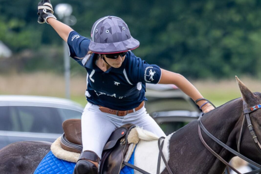 mate,-cumbia-y-caballos-en-inglaterra-para-la-joven-de-la-plata-que-se-atrevio-a-cambiar:-“el-polo-ingles-esta-colonizado-por-los-argentinos”