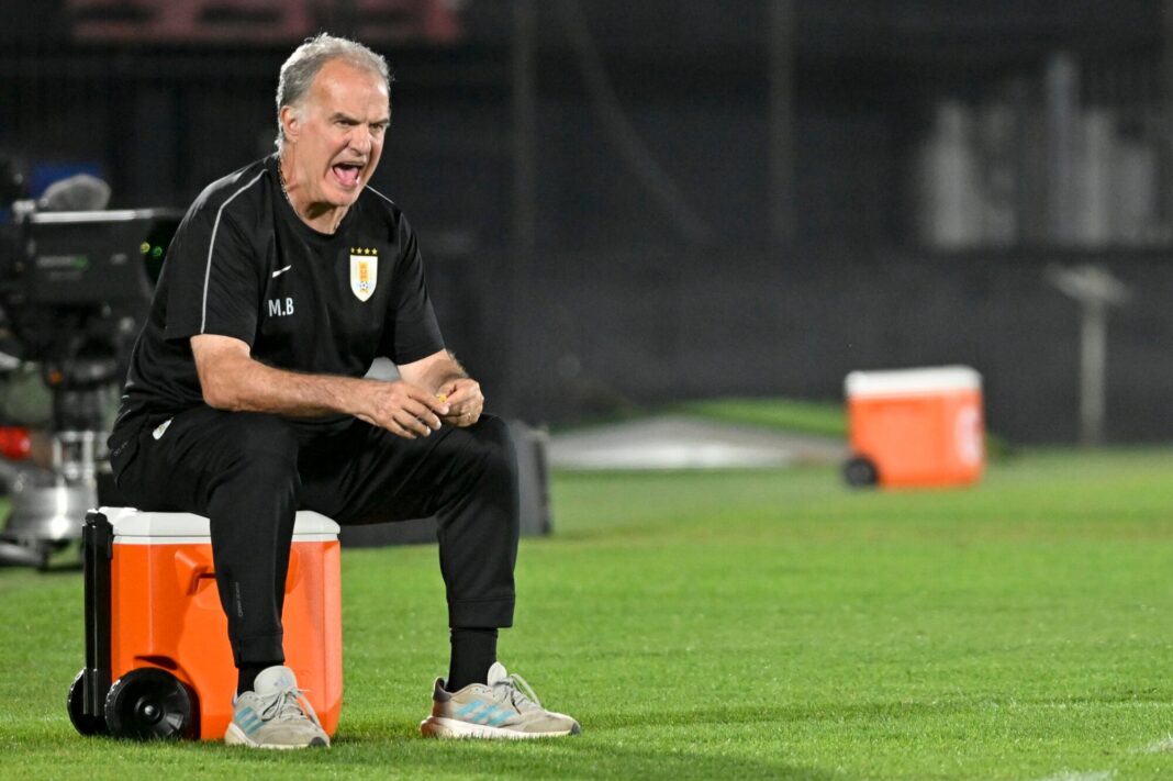 marcelo-bielsa,-como-pocas-veces-se-lo-vio-en-un-triunfo-que-considero-“sanador”-y-lo-llevo-a-alcanzar-un-record-por-las-eliminatorias